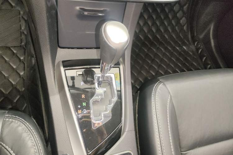Used Toyota Corolla 2017 1.2T CVT GL-i Leather Edition Gear Lever