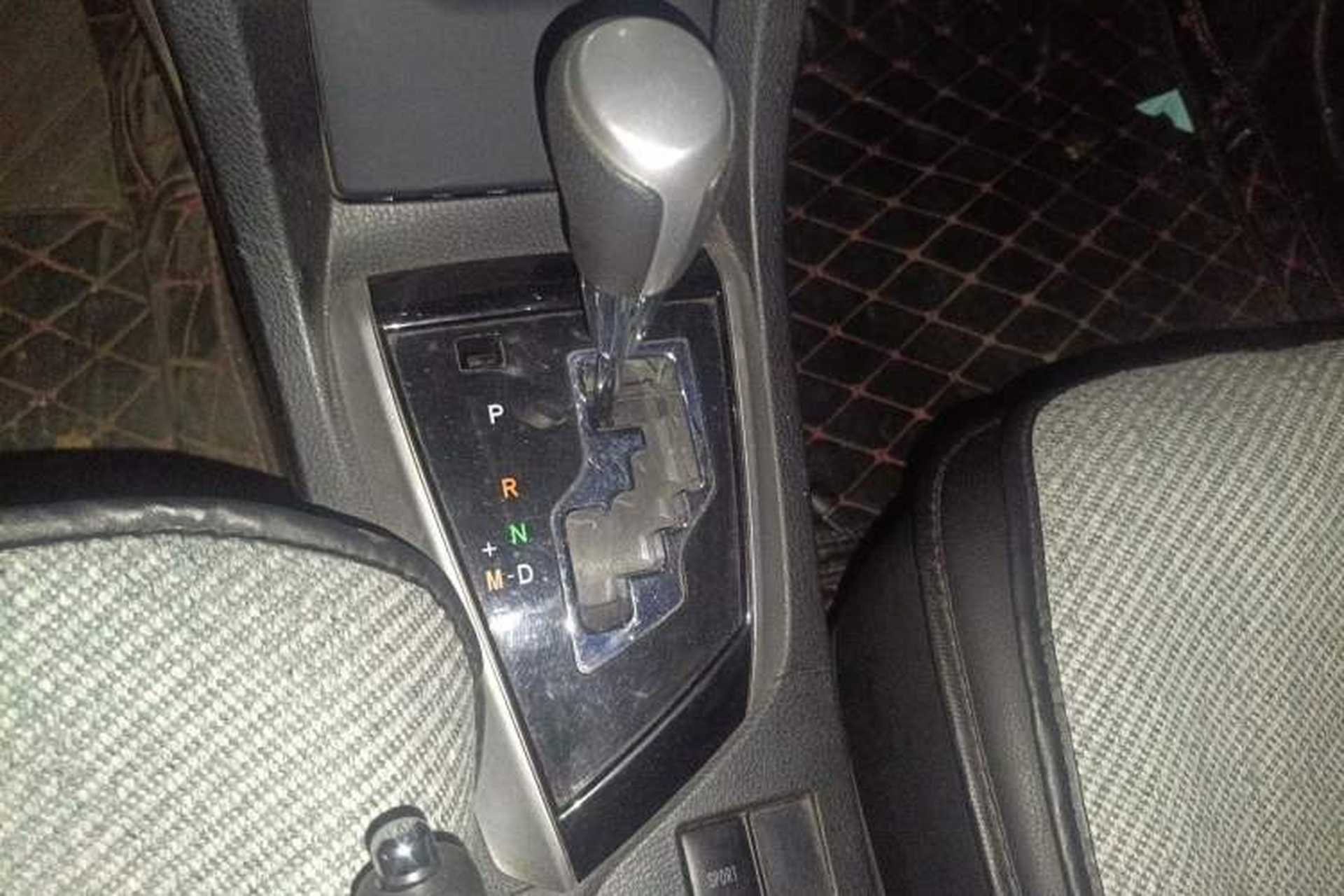 Used Toyota Corolla 2017 Revised Version 1.6L S-CVT GL Gear Lever