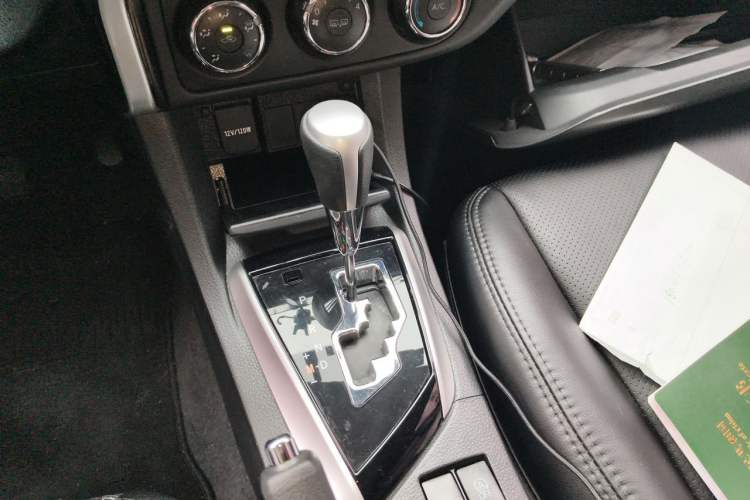 Used Toyota Corolla 2017 Revised Version 1.2T S-CVT GL-i Gear Lever