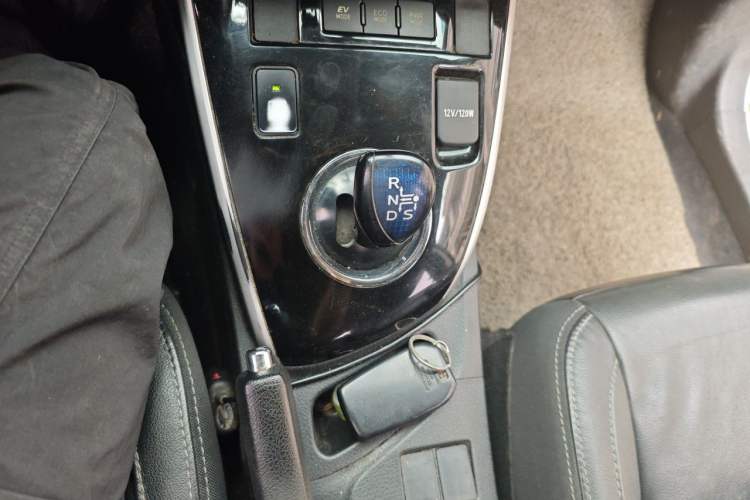 Used Toyota Corolla 2017 Revised Dual-Engine 1.8L E-CVT Elite Edition Gear Lever