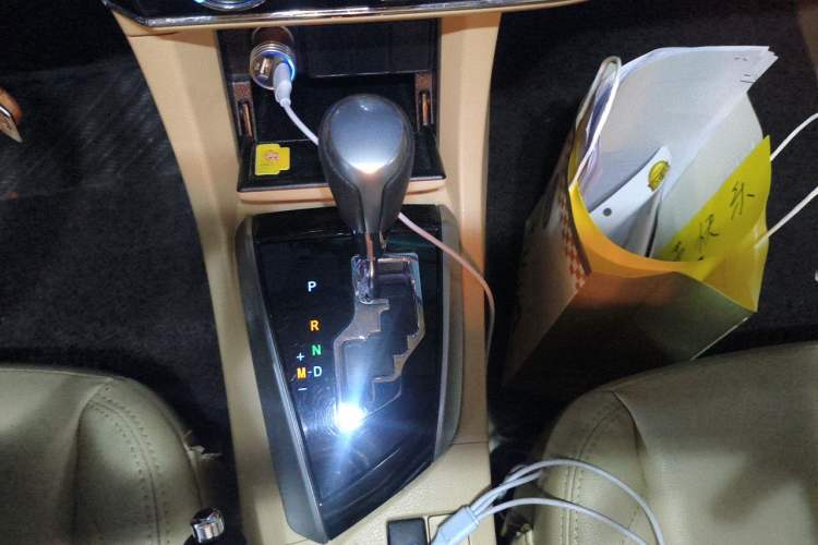 Used Toyota Corolla 2017 1.6L CVT GL Gear Lever