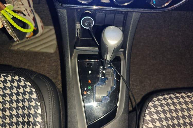 Used Toyota Corolla 2017 Revised Version 1.6L S-CVT GL Gear Lever