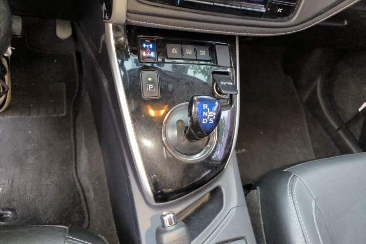 Used Toyota Corolla 2017 Revised Dual-Engine 1.8L E-CVT Elite Edition Gear Lever