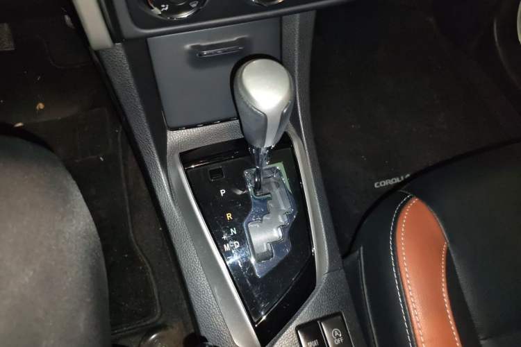Used Toyota Corolla 2017 Revised Version 1.2T S-CVT GL Gear Lever