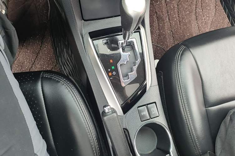 Used Toyota Corolla 2017 Revised Version 1.2T S-CVT GL-i Gear Lever