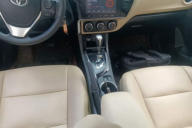 Used Toyota Corolla 2017 Revised Version 1.2T S-CVT GL-i Gear Lever