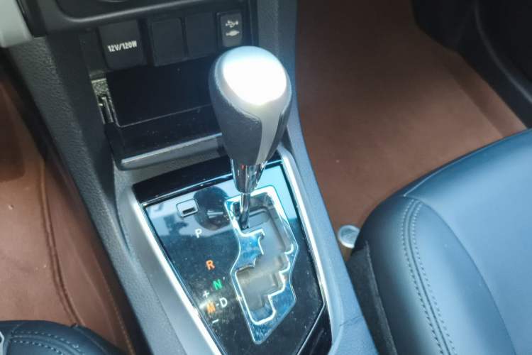 Used Toyota Corolla 2017 Revised Version 1.2T S-CVT GL-i Gear Lever