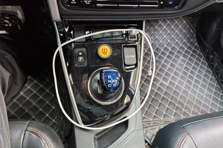 Used Toyota Corolla 2017 Revised Dual-Engine 1.8L E-CVT Leading Edition Gear Lever