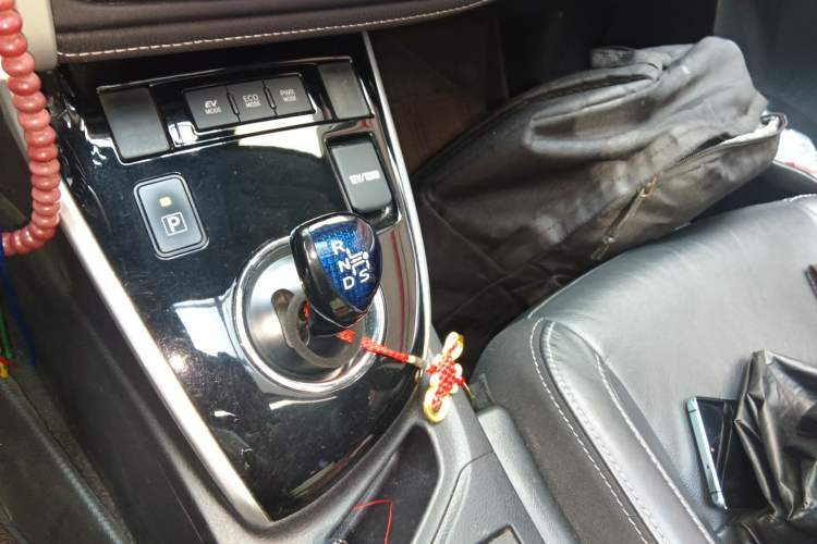 Used Toyota Corolla 2017 Revised Dual-Engine 1.8L E-CVT Elite Edition Gear Lever
