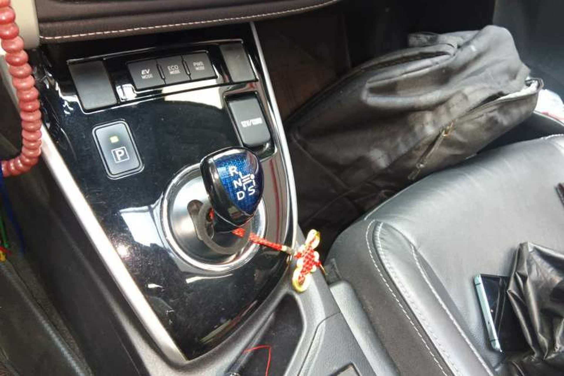 Used Toyota Corolla 2017 Revised Dual-Engine 1.8L E-CVT Elite Edition Gear Lever