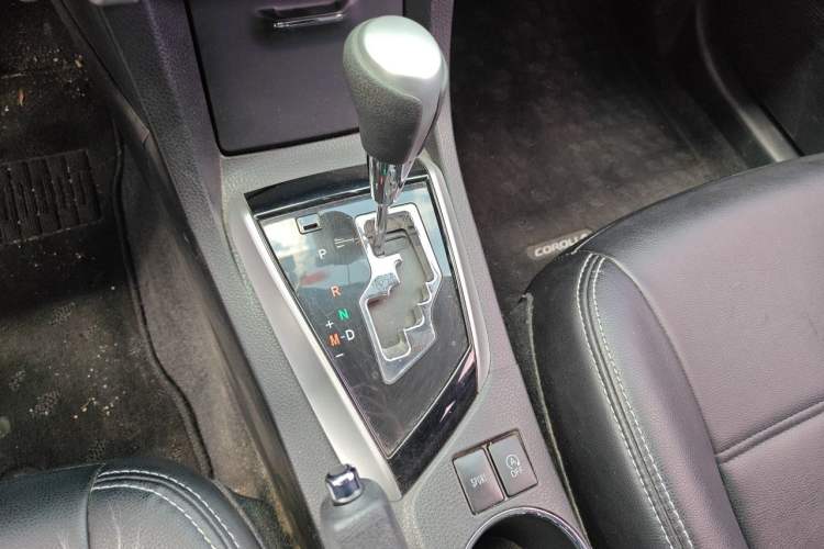 Used Toyota Corolla 2017 Revised Version 1.2T S-CVT GL Gear Lever