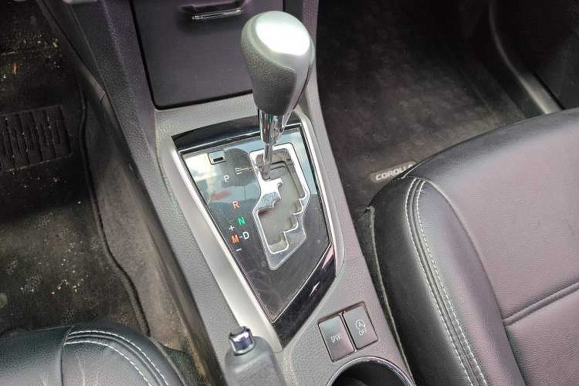 Used Toyota Corolla 2017 Revised Version 1.2T S-CVT GL Gear Lever