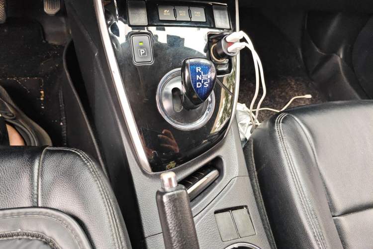 Used Toyota Corolla 2017 Revised Dual-Engine 1.8L E-CVT Leading Edition Gear Lever