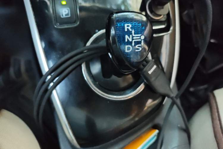 Used Toyota Corolla 2017 Revised Dual-Engine 1.8L E-CVT Elite Edition Gear Lever