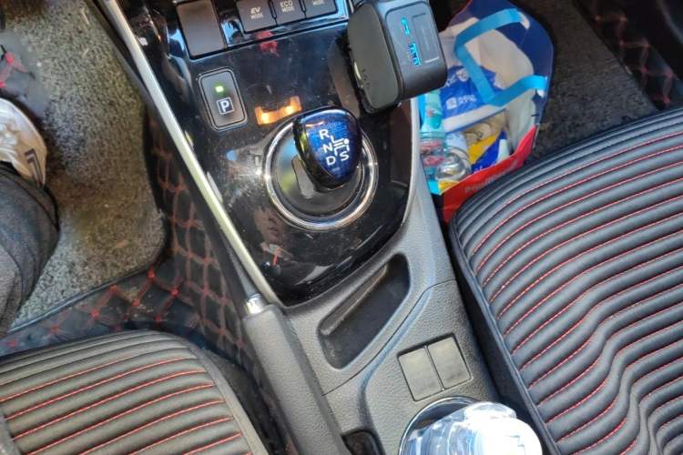 Used Toyota Corolla 2017 Revised Dual-Engine 1.8L E-CVT Elite Edition Gear Lever