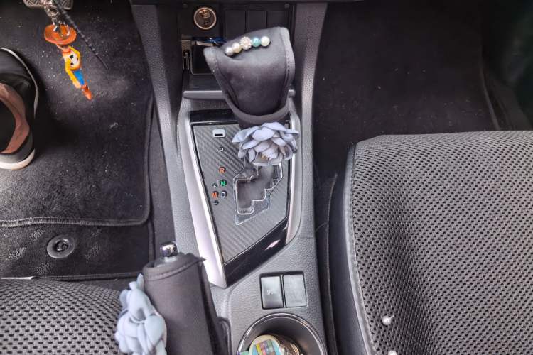 Used Toyota Corolla 2017 Revised Version 1.6L S-CVT GL Gear Lever