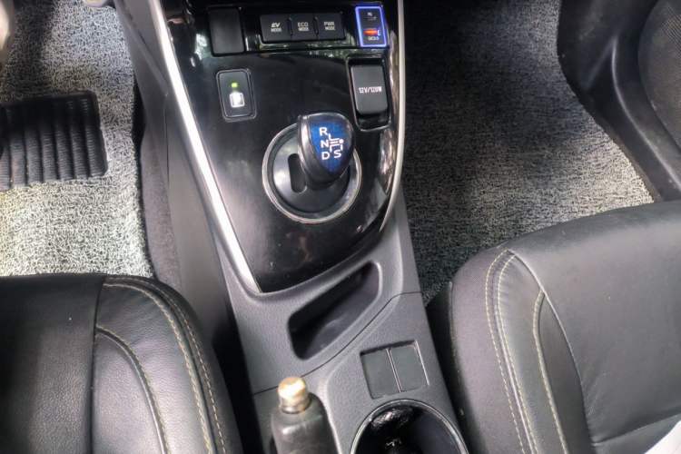 Used Toyota Corolla 2017 Revised Dual-Engine 1.8L E-CVT Elite Edition Gear Lever
