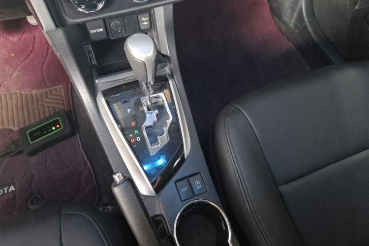 Used Toyota Corolla 2017 Revised Version 1.2T S-CVT GL-i Gear Lever