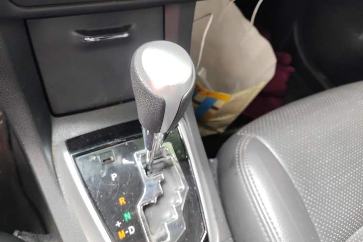 Used Toyota Corolla 2017 Revised Version 1.2T S-CVT GL-i Gear Lever