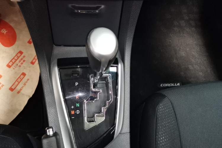 Used Toyota Corolla 2017 Revised Version 1.2T S-CVT GL-i Gear Lever
