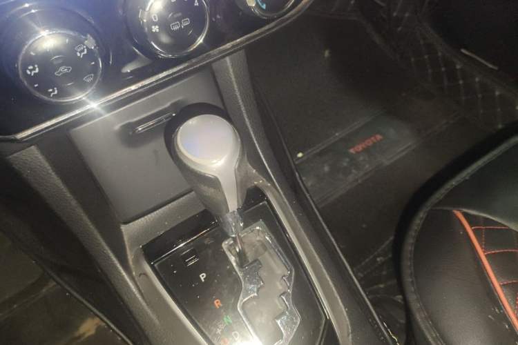 Used Toyota Corolla 2017 Revised Version 1.6L S-CVT GL Gear Lever