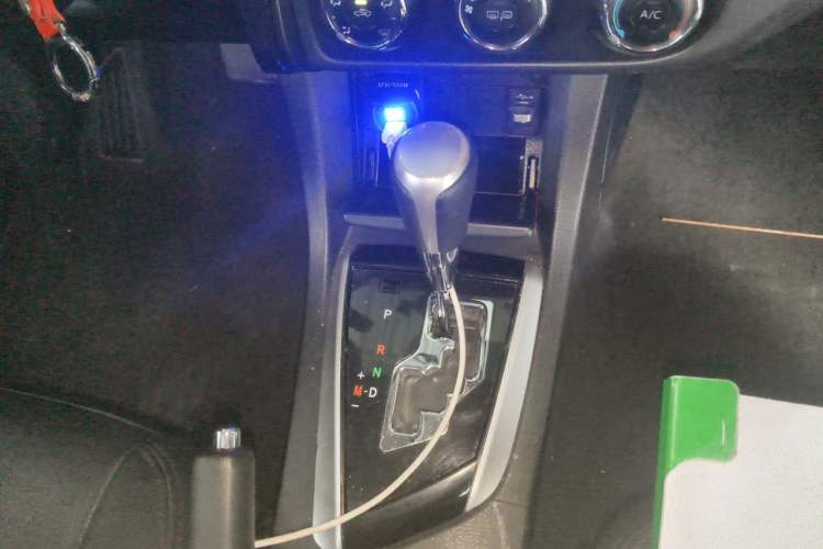 Used Toyota Corolla 2017 Revised Version 1.2T S-CVT GL-i Gear Lever