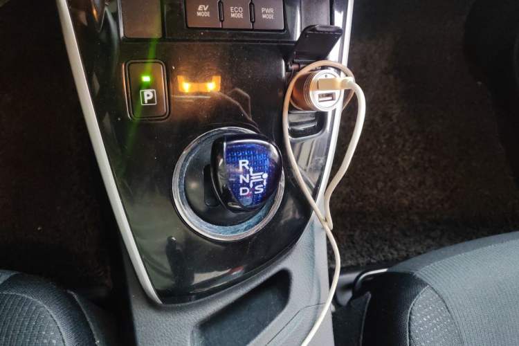 Used Toyota Corolla 2017 Revised Dual-Engine 1.8L E-CVT Leading Edition Gear Lever