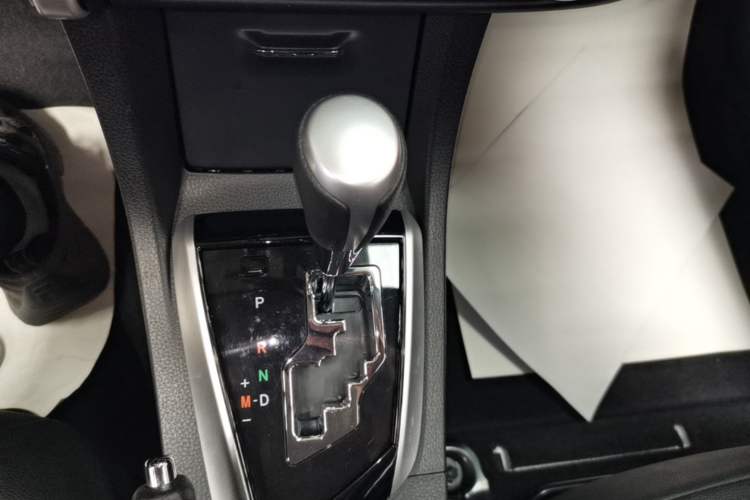 Used Toyota Corolla 2017 Revised Version 1.2T S-CVT GL Gear Lever