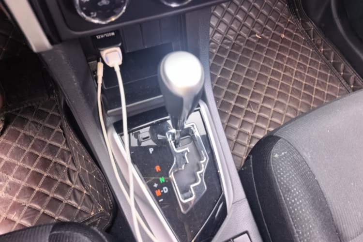 Used Toyota Corolla 2017 Revised Version 1.2T S-CVT GL Gear Lever