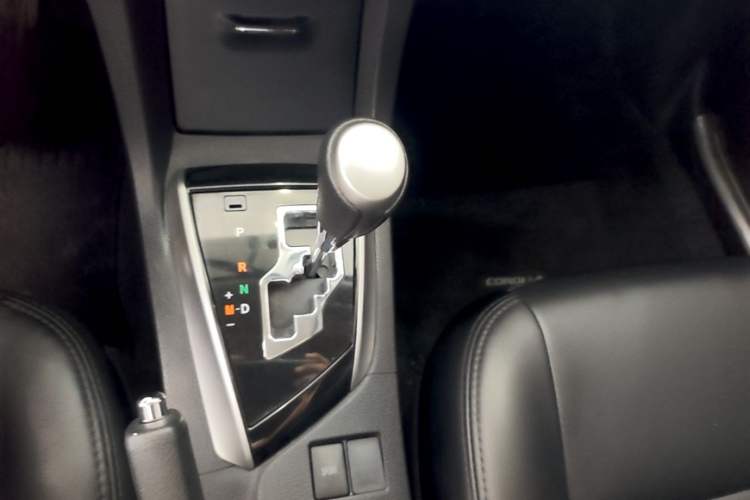 Used Toyota Corolla 2017 1.6L CVT GL Gear Lever