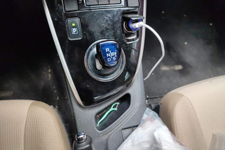 Used Toyota Corolla 2017 Revised Dual-Engine 1.8L E-CVT Leading Edition Gear Lever