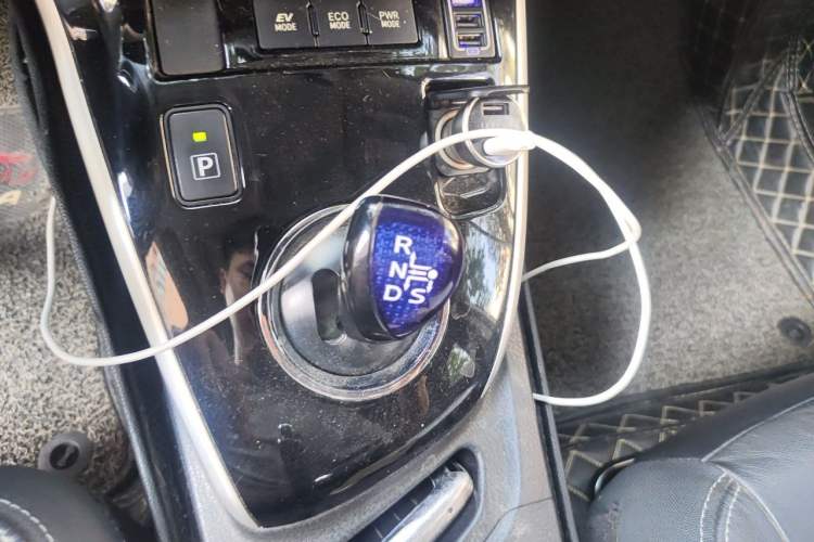 Used Toyota Corolla 2017 Revised Dual-Engine 1.8L E-CVT Elite Edition Gear Lever