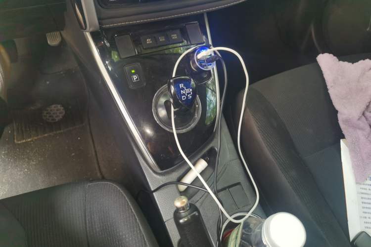 Used Toyota Corolla 2017 Revised Dual-Engine 1.8L E-CVT Leading Edition Gear Lever