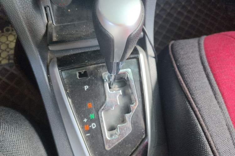 Used Toyota Corolla 2017 Revised Version 1.2T S-CVT GL-i Gear Lever