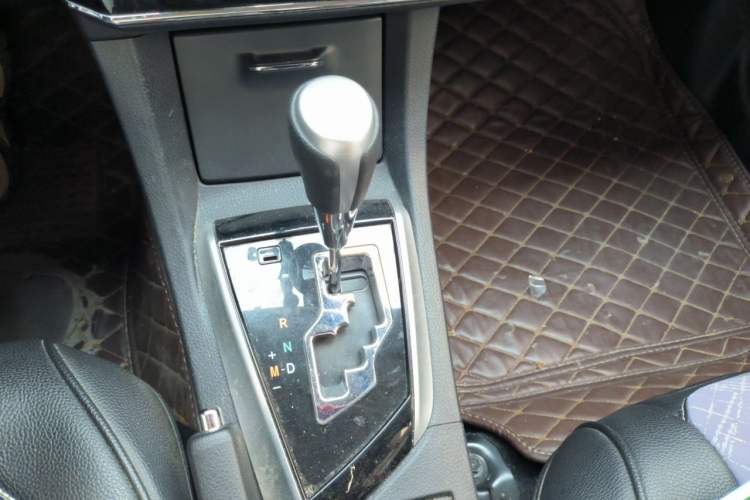 Used Toyota Corolla 2017 Revised Version 1.6L S-CVT GL Gear Lever