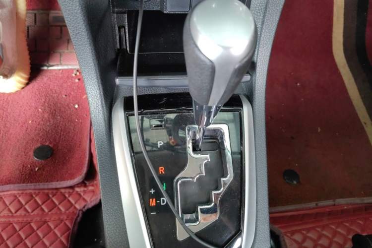 Used Toyota Corolla 2017 Revised Version 1.6L S-CVT GL Gear Lever