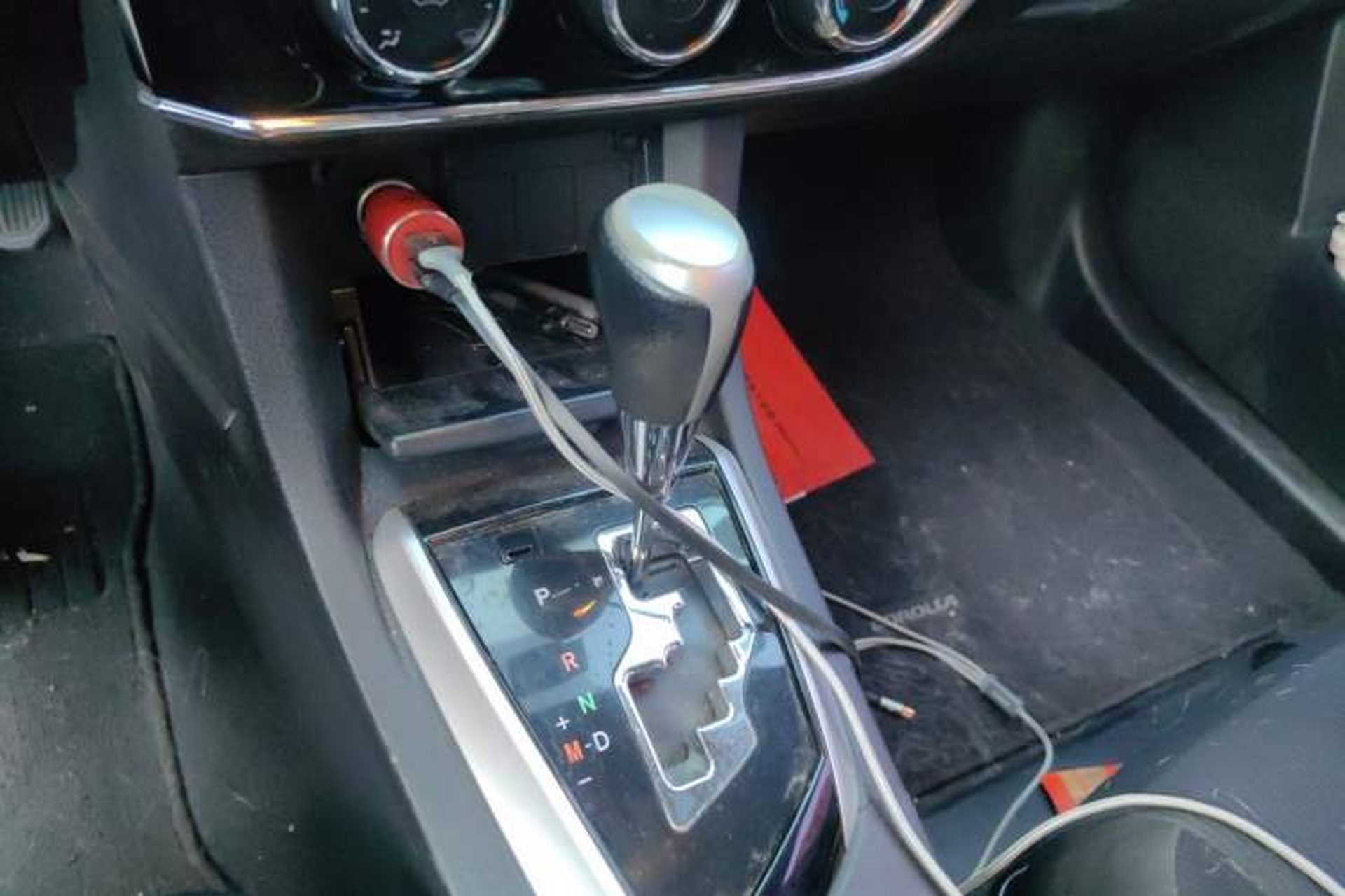 Used Toyota Corolla 2017 Revised Version 1.6L S-CVT GL Gear Lever