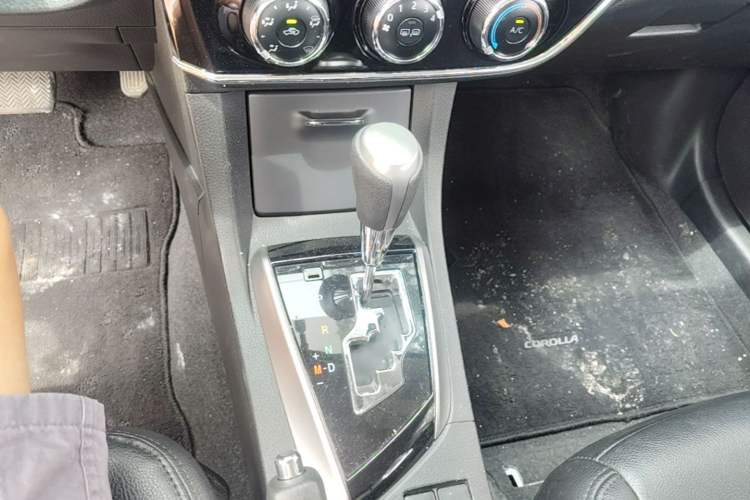 Used Toyota Corolla 2017 1.6L CVT GL Gear Lever