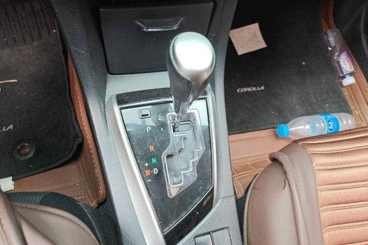 Used Toyota Corolla 2017 1.6L CVT GL Gear Lever