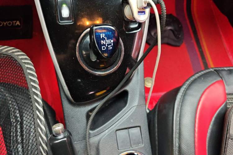 Used Toyota Corolla 2017 Revised Dual-Engine 1.8L E-CVT Leading Edition Gear Lever