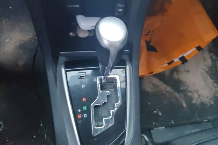 Used Toyota Corolla 2017 Revised Version 1.2T S-CVT GL-i Gear Lever