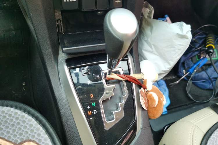 Used Toyota Corolla 2017 Revised Version 1.2T S-CVT GL-i Gear Lever