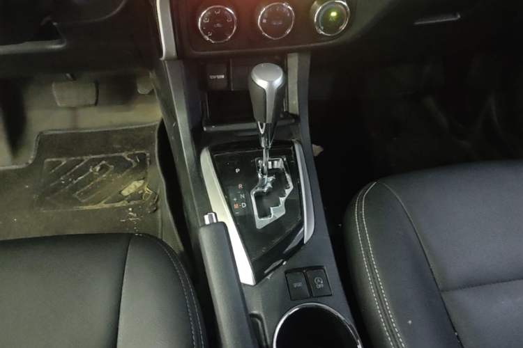 Used Toyota Corolla 2017 Revised Version 1.2T S-CVT GL-i Gear Lever