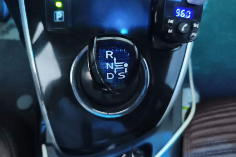 Used Toyota Corolla 2017 Revised Dual-Engine 1.8L E-CVT Leading Edition Gear Lever