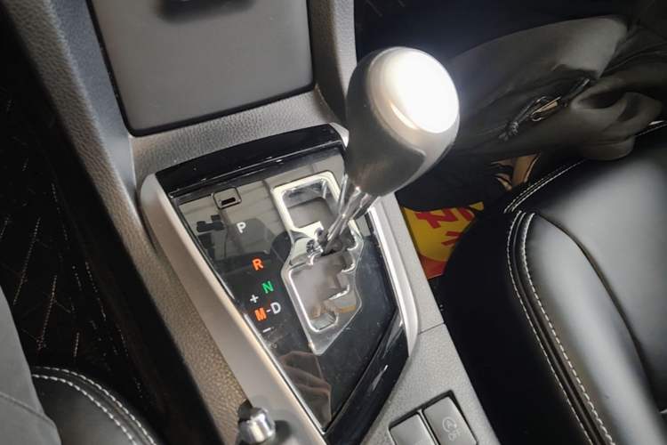 Used Toyota Corolla 2017 Revised Version 1.2T S-CVT GL Gear Lever
