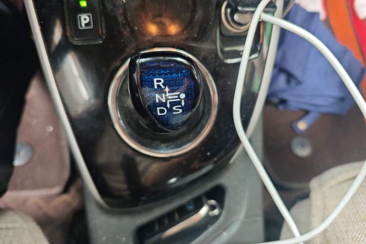 Used Toyota Corolla 2017 Revised Dual-Engine 1.8L E-CVT Leading Edition Gear Lever