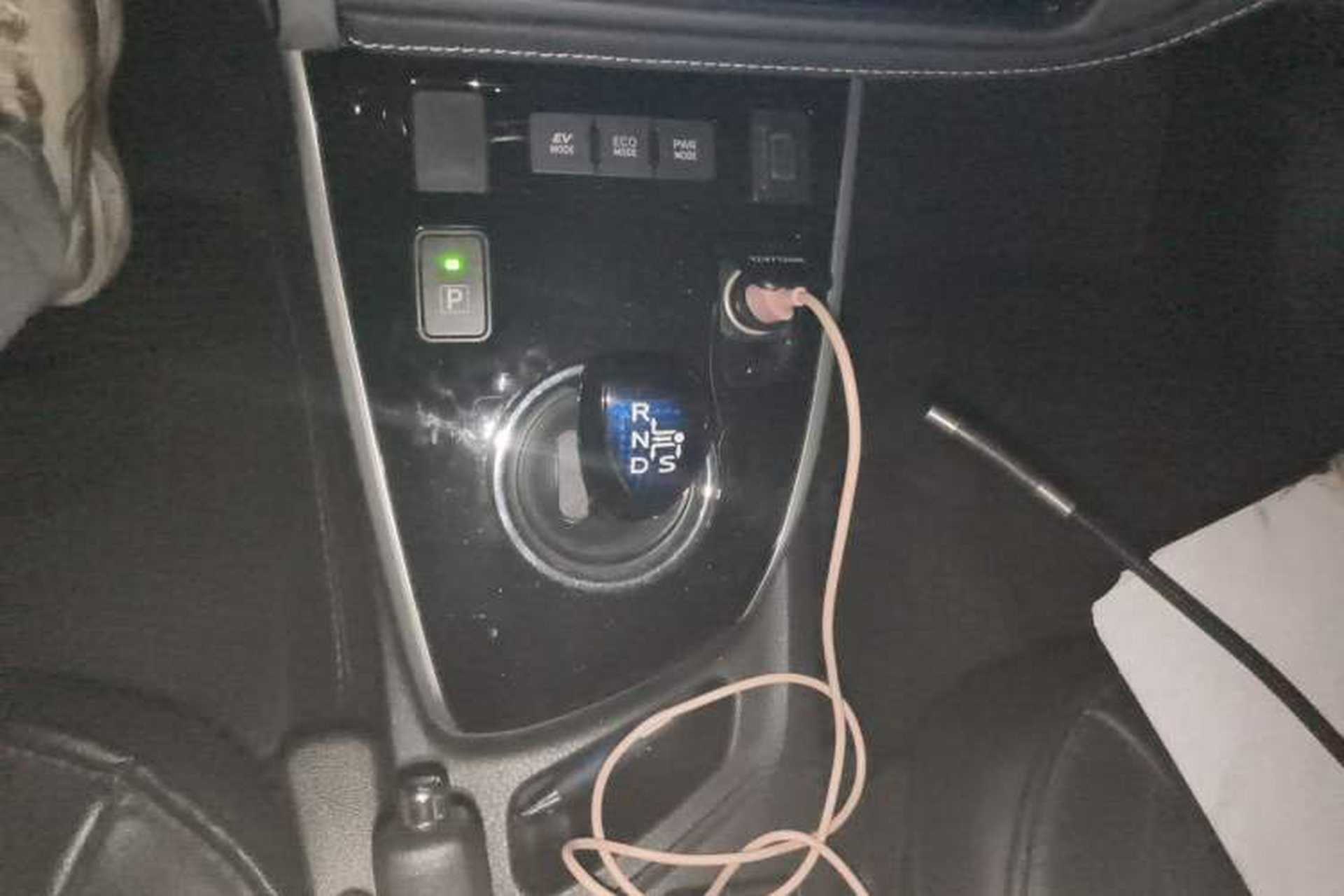 Used Toyota Corolla 2017 Revised Dual-Engine 1.8L E-CVT Leading Edition Gear Lever