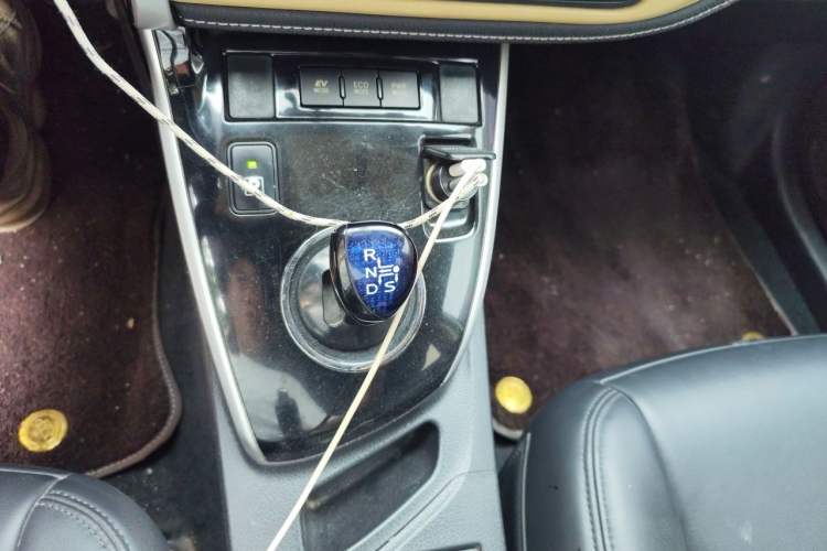 Used Toyota Corolla 2017 Revised Dual-Engine 1.8L E-CVT Elite Edition Gear Lever