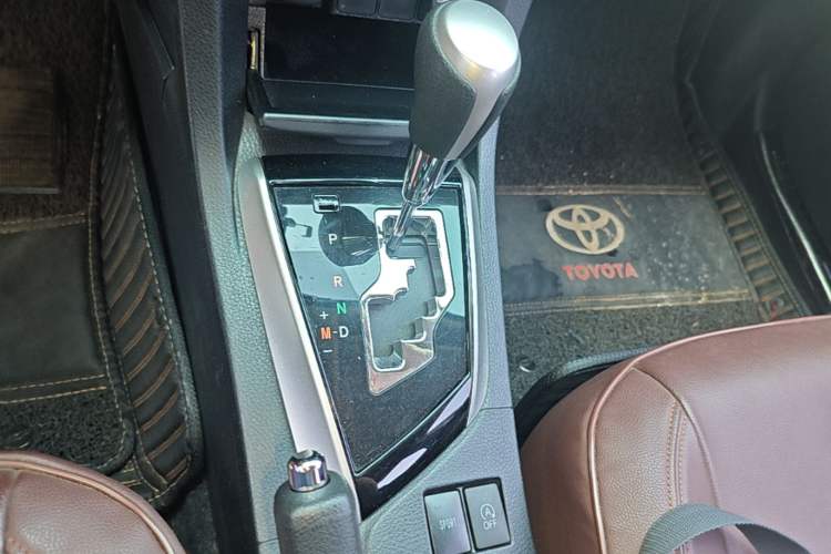 Used Toyota Corolla 2017 Revised Version 1.2T S-CVT GL-i Gear Lever