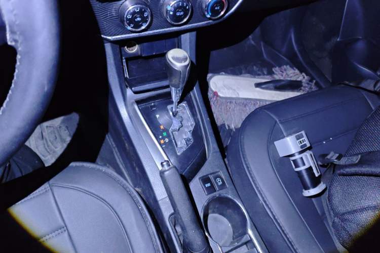 Used Toyota Corolla 2017 1.2T CVT GL-i Gear Lever